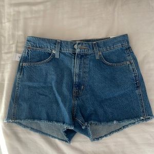 Aritzia Sunday Best Short